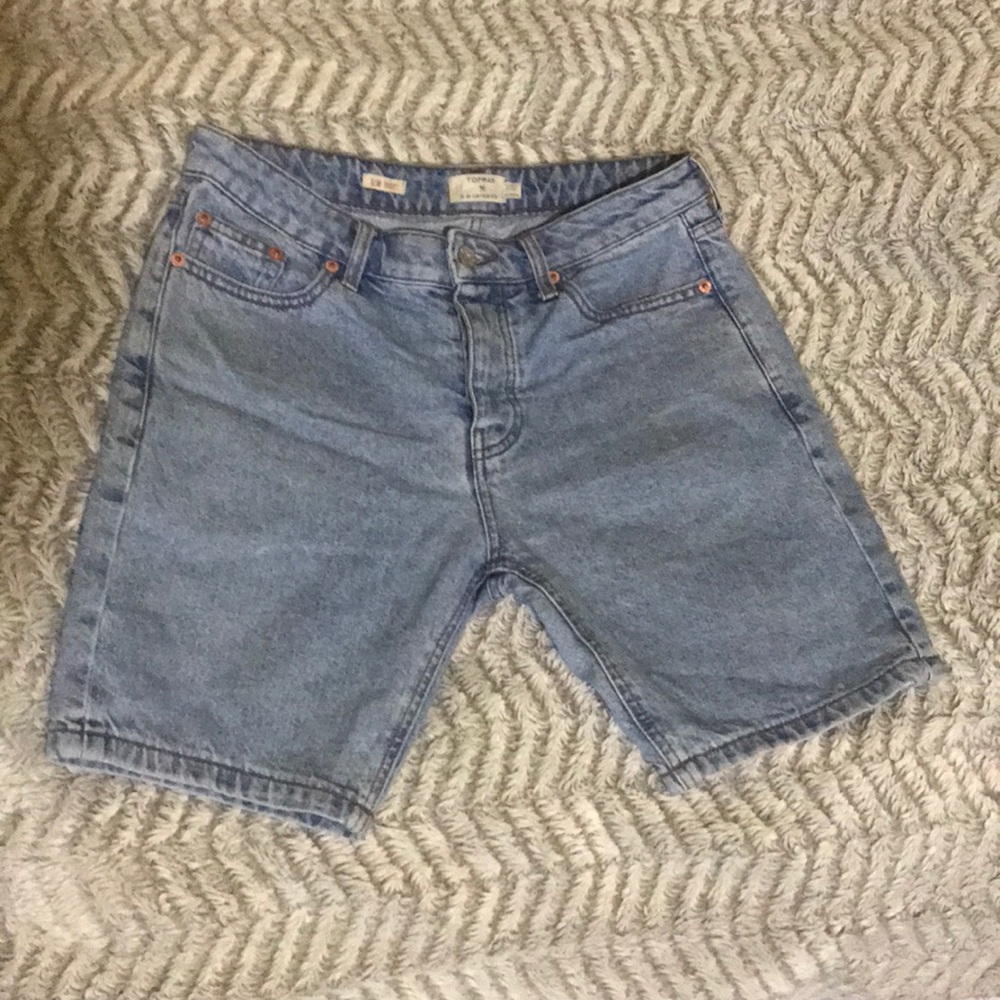 Light wash denim short